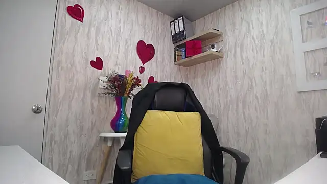 JuanKFit 45 online show from February 18, 3:24 am