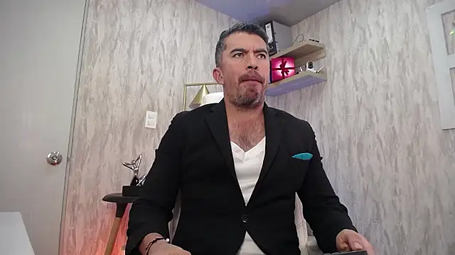 JuanKFit 45 online show from March 19, 3:43 am