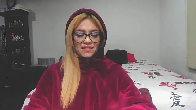 KATA BLONDE online show from October 18, 6:05 am