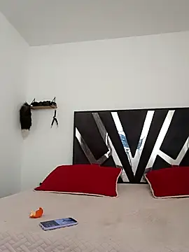 Demy Rhoades online show from November 22, 2:05 pm