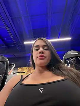 BellaLeclair online show from April 17, 10:13 pm