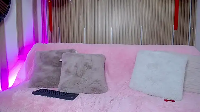 Bonn Glow online show from March 1, 3:52 am