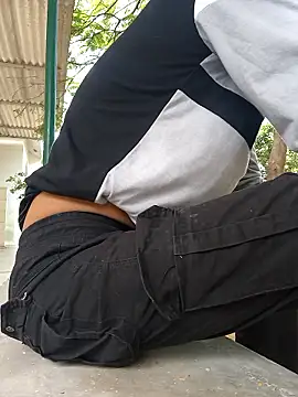 Snapshot of OmeningFurorji chatting on October 20, 5:52 am OmeningFurorji online show from October 20, 5:52 am