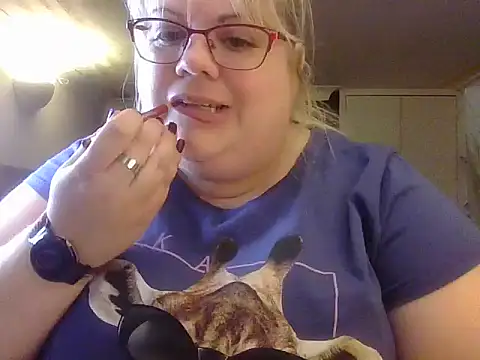 Kinkyhousewife83 online show from October 18, 2:18 pm