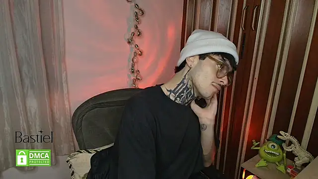 Snapshot of Mihail_leroy chatting on October 17, 3:10 am Mihail leroy online show from October 17, 3:10 am