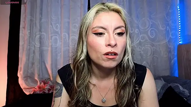 brianna smoke online show from October 8, 7:22 pm