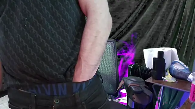 MasterDaddyCool online show from October 14, 12:55 am