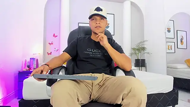 Ricky Owens1 online show from October 28, 8:33 pm