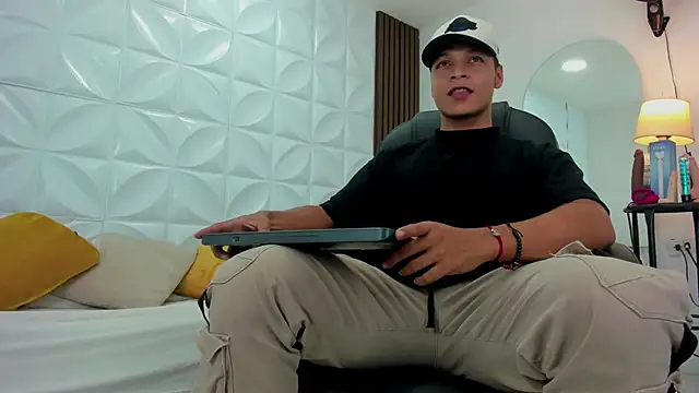 Ricky Owens1 online show from November 26, 8:43 pm