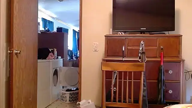 Snapshot of spicyphoenix chatting on September 18, 7:27 pm spicyphoenix online show from September 18, 7:27 pm