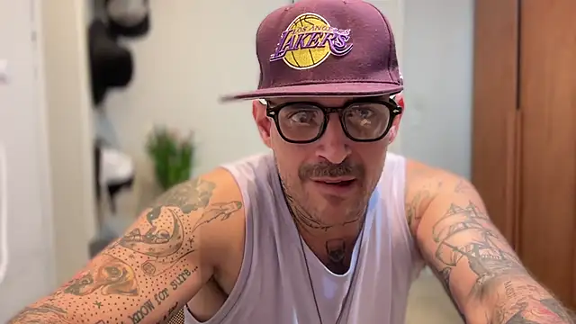 brrasssssillll online show from June 21, 1:41 am