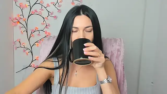 Lune Moon online show from February 24, 6:44 am