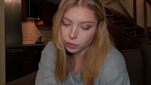 Snapshot of VanillaLivitski chatting on November 19, 1:33 pm VanillaLivitski online show from November 19, 1:33 pm