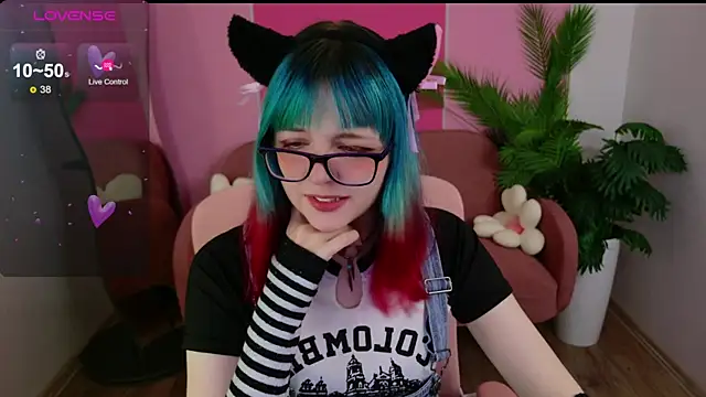 CoralineYoung online show from October 24, 5:15 am