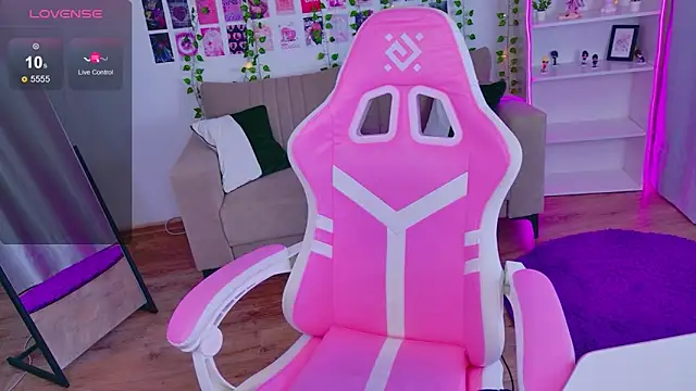 CoralineYoung online show from April 27, 5:16 am