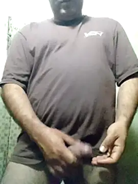 Snapshot of CurableMow chatting on October 24, 6:04 pm CurableMow online show from October 24, 6:04 pm