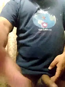 Snapshot of CurableMow chatting on November 7, 11:38 pm CurableMow online show from November 7, 11:38 pm