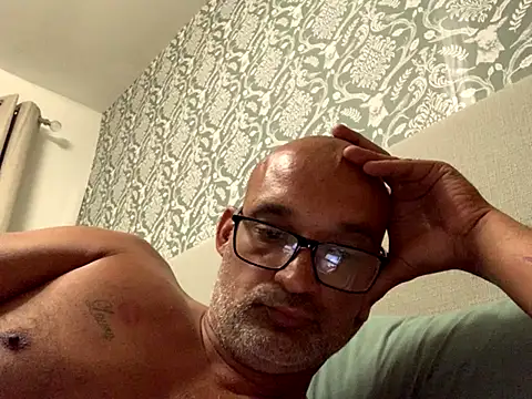 halfcastlad online show from September 10, 9:15 pm