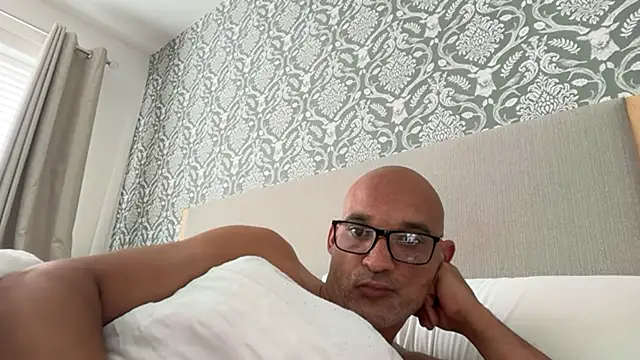 halfcastlad online show from November 10, 9:52 am