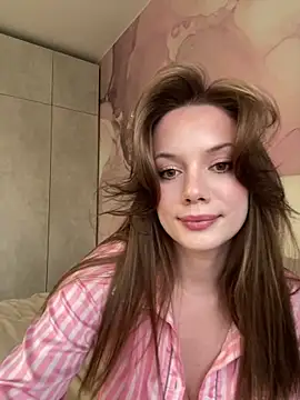 Rosie Holmes  online show from October 4, 12:47 pm