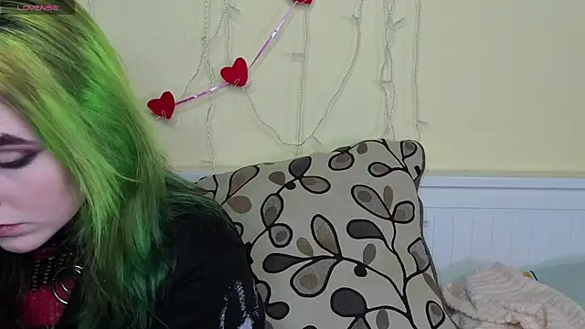 Snapshot of PortiaHedge chatting on October 15, 6:08 pm PortiaHedge online show from October 15, 6:08 pm