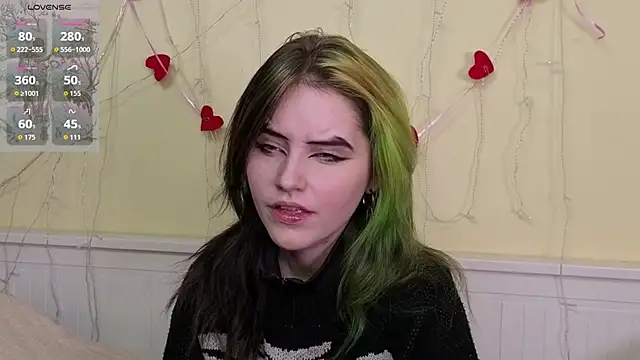 Snapshot of PortiaHedge chatting on October 22, 7:13 pm PortiaHedge online show from October 22, 7:13 pm