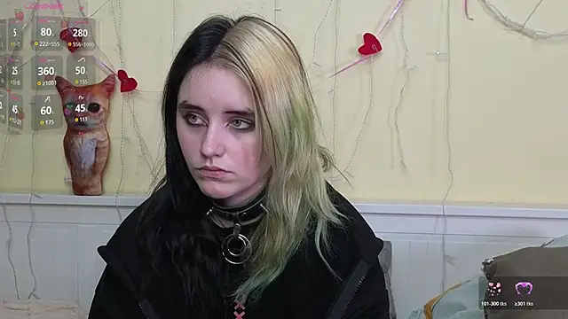 Snapshot of PortiaHedge chatting on October 28, 7:27 pm PortiaHedge online show from October 28, 7:27 pm