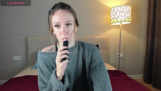 Snapshot of cutienaughtygirl chatting on October 4, 11:19 am cutienaughtygirl online show from October 4, 11:19 am