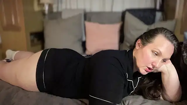 Just Trudy online show from January 11, 1:43 am