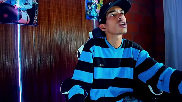 Snapshot of briamhoconor_xh chatting on February 3, 11:21 pm briamhoconor xh online show from February 3, 11:21 pm