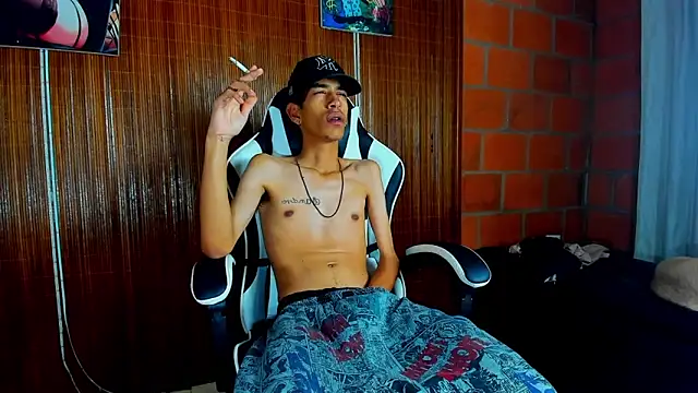 Snapshot of briamhoconor_xh chatting on February 8, 3:32 am briamhoconor xh online show from February 8, 3:32 am