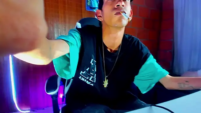 Snapshot of briamhoconor_xh chatting on February 12, 1:55 am briamhoconor xh online show from February 12, 1:55 am