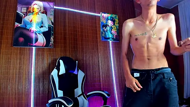 Snapshot of briamhoconor_xh chatting on February 18, 12:50 am briamhoconor xh online show from February 18, 12:50 am