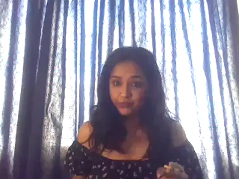 Snapshot of cute_indianxo chatting on October 25, 8:33 am cute indianxo online show from October 25, 8:33 am