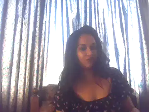 Snapshot of cute_indianxo chatting on November 10, 8:13 am cute indianxo online show from November 10, 8:13 am