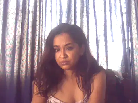 Snapshot of cute_indianxo chatting on November 12, 8:26 am cute indianxo online show from November 12, 8:26 am
