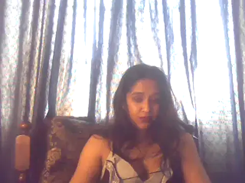 Snapshot of cute_indianxo chatting on November 15, 10:34 am cute indianxo online show from November 15, 10:34 am