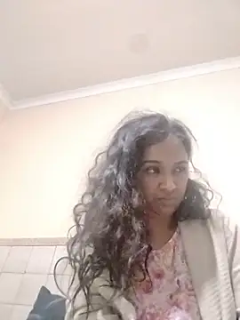 Snapshot of cute_indianxo chatting on June 24, 4:00 am cute indianxo online show from June 24, 4:00 am