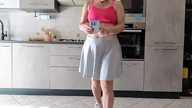 Snapshot of DragonflyExhib chatting on March 31, 8:04 am DragonflyExhib online show from March 31, 8:04 am