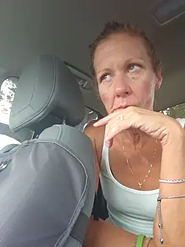 PhynneNicole online show from November 27, 4:31 pm