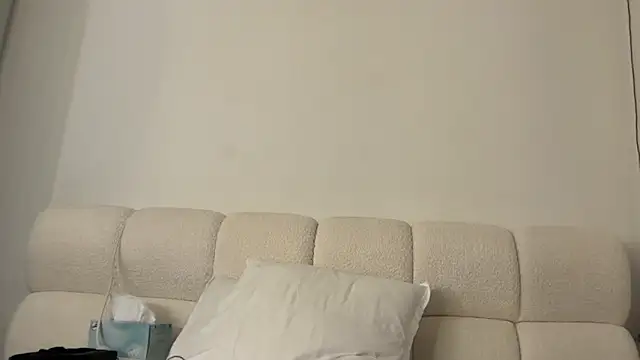 Snapshot of GiuliaDollx chatting on September 24, 4:10 pm GiuliaDollx online show from September 24, 4:10 pm