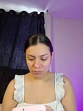 AmaiaSalvatore online show from May 15, 8:16 pm