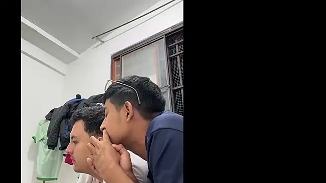 Snapshot of methme chatting on October 24, 2:19 am methme online show from October 24, 2:19 am