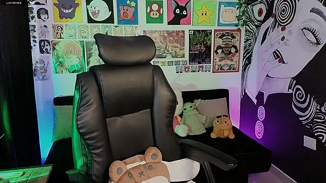 Yuhwan  online show from February 26, 9:36 pm