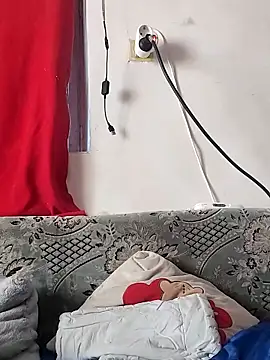 Themaskedgirl21 online show from April 18, 9:35 am