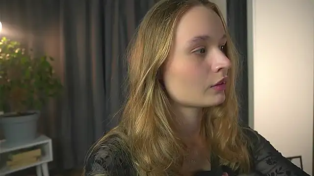 lisa schiele online show from October 9, 8:18 pm