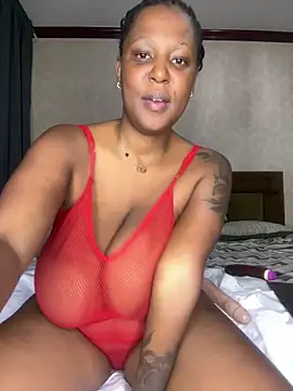 Snapshot of sexyBoobies98 chatting on October 18, 8:42 pm sexyBoobies98 online show from October 18, 8:42 pm