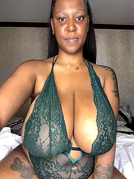 Snapshot of sexyBoobies98 chatting on October 30, 6:30 pm sexyBoobies98 online show from October 30, 6:30 pm