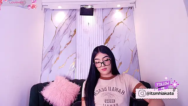 Snapshot of Mhiaa_Sweet chatting on May 15, 12:12 pm Mhiaa Sweet online show from May 15, 12:12 pm