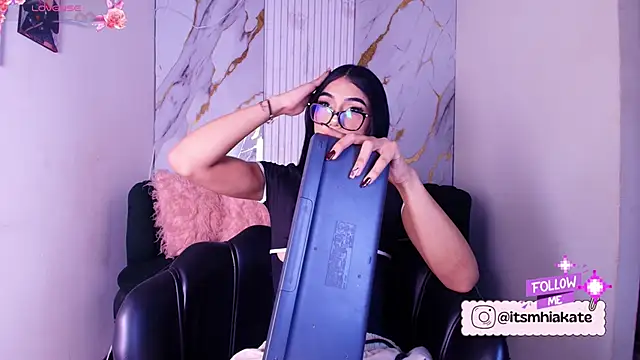 Snapshot of Mhiaa_Sweet chatting on June 16, 12:08 pm Mhiaa Sweet online show from June 16, 12:08 pm